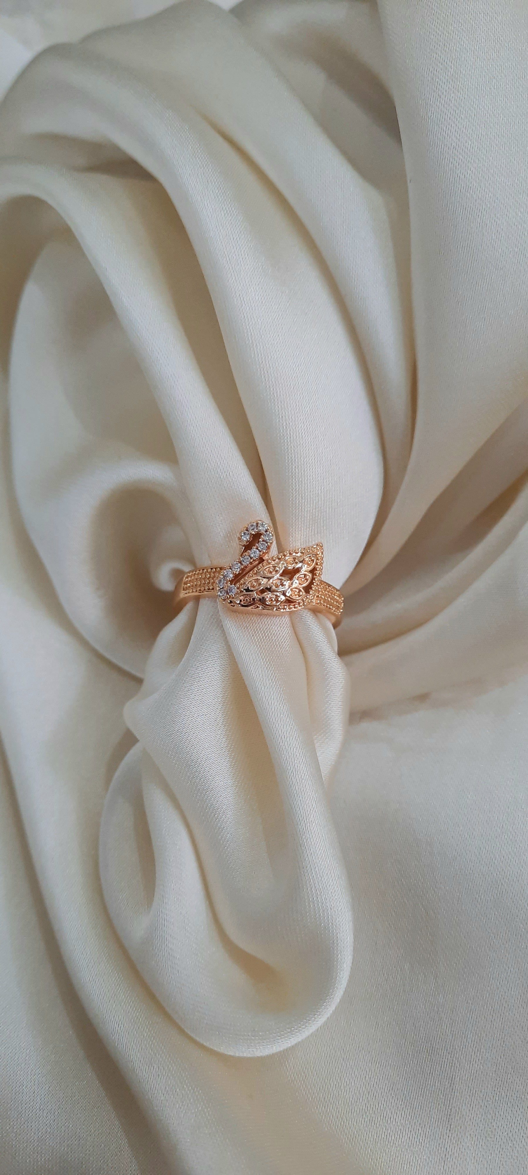 Swan Ring Adjustable