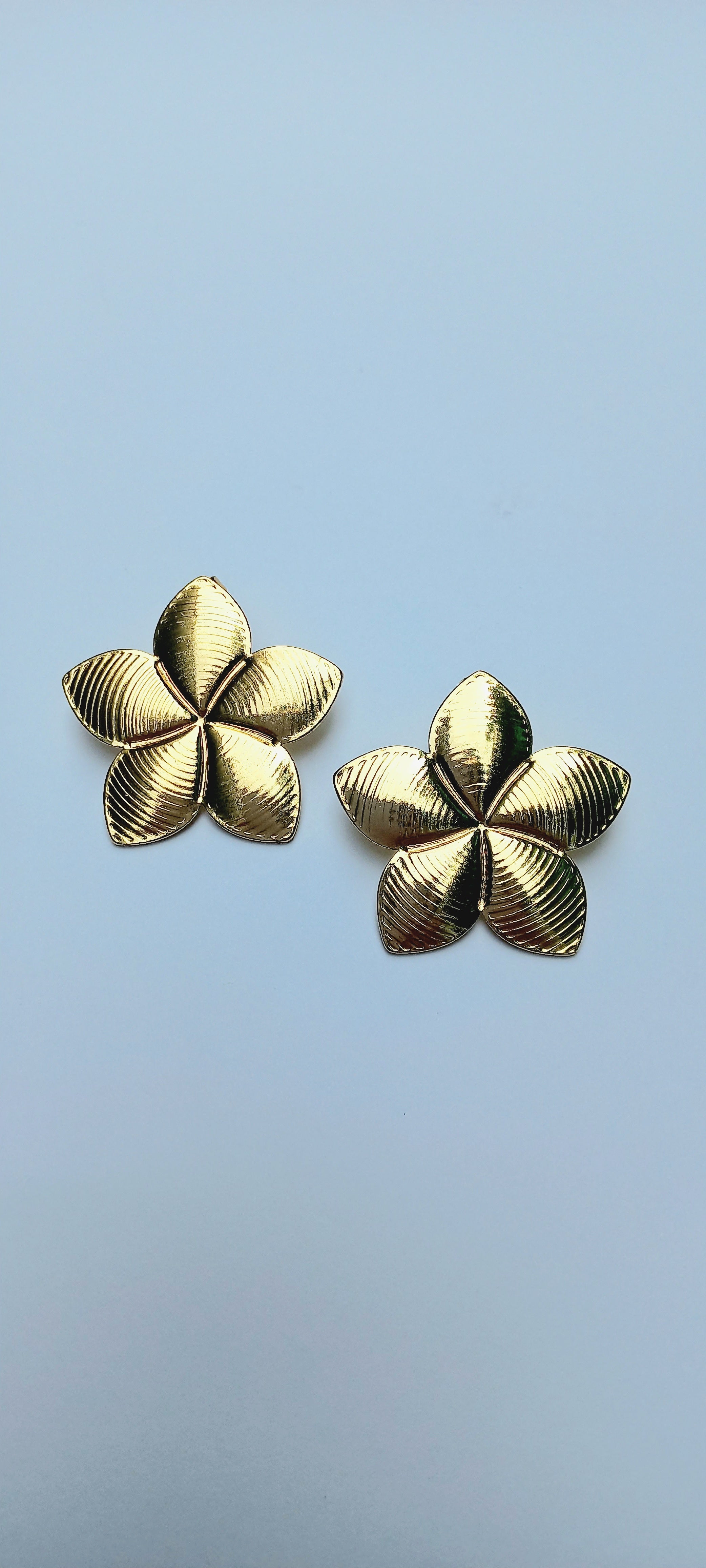 Flower Stud Earring -Golden