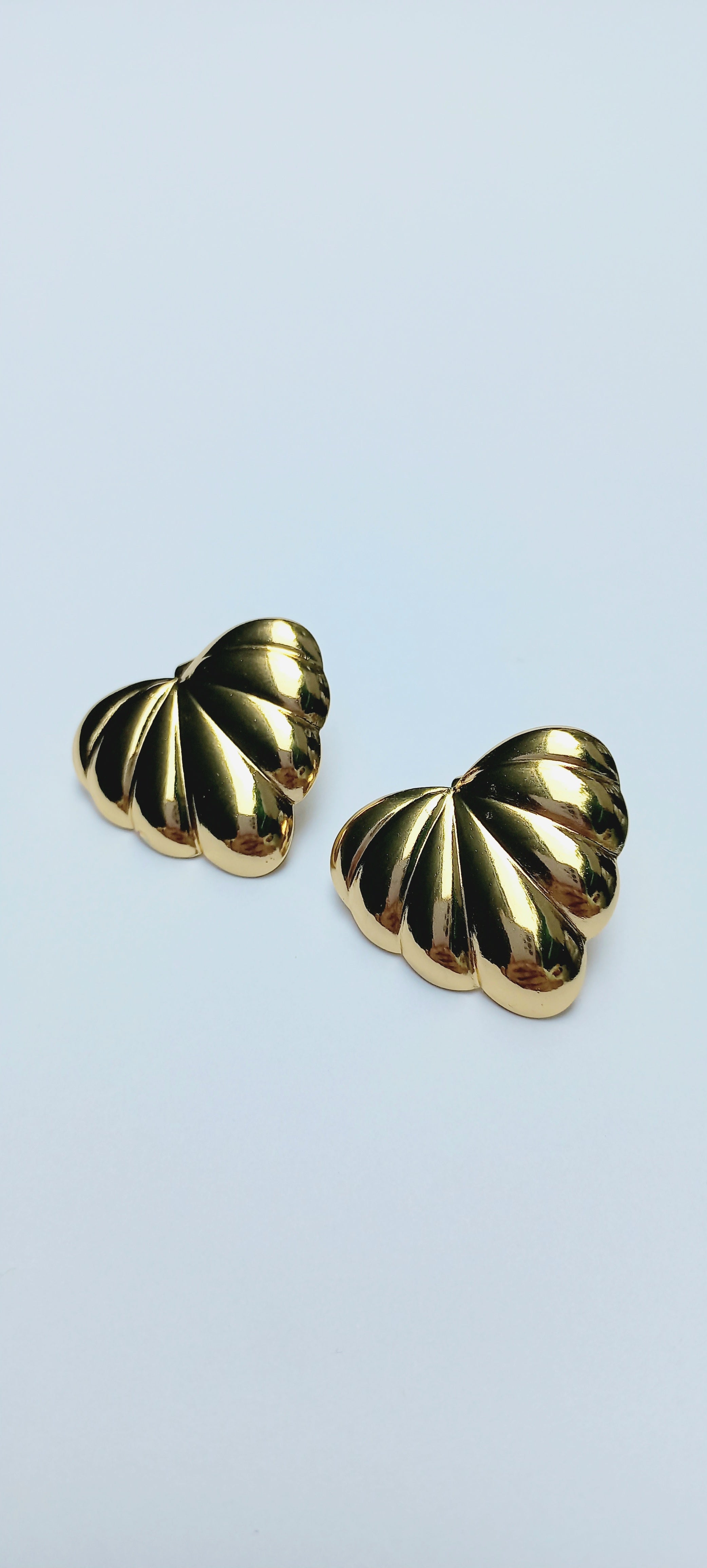 Dome Heart Stud Earring -Golden