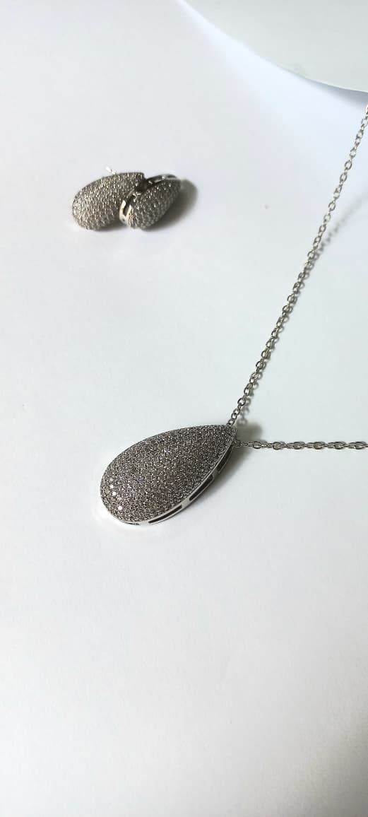 Tear-Drop Necklace Set