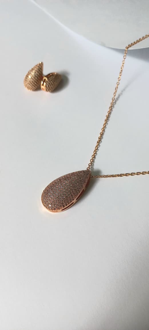 Tear-Drop Necklace Set